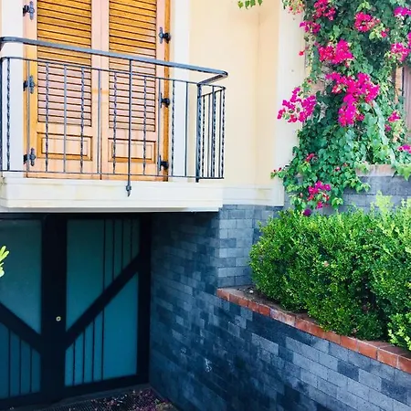 Holiday home Torre Archirafi Vacanze *